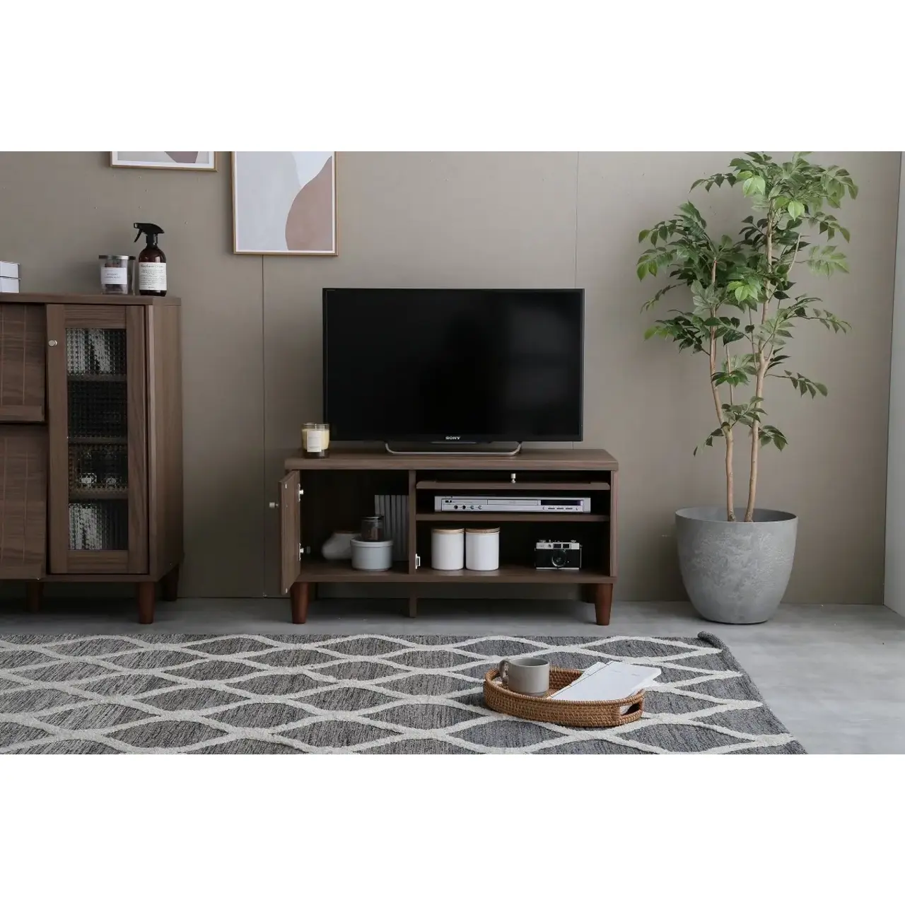 Arlo】ガラス扉付きテレビ台 幅90cm | おしゃれな家具 Arlo】ガラス扉付きテレビ台 幅90cm | おしゃれな家具